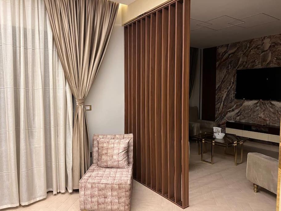 Urban Elegance @ Maadino6 Apartment