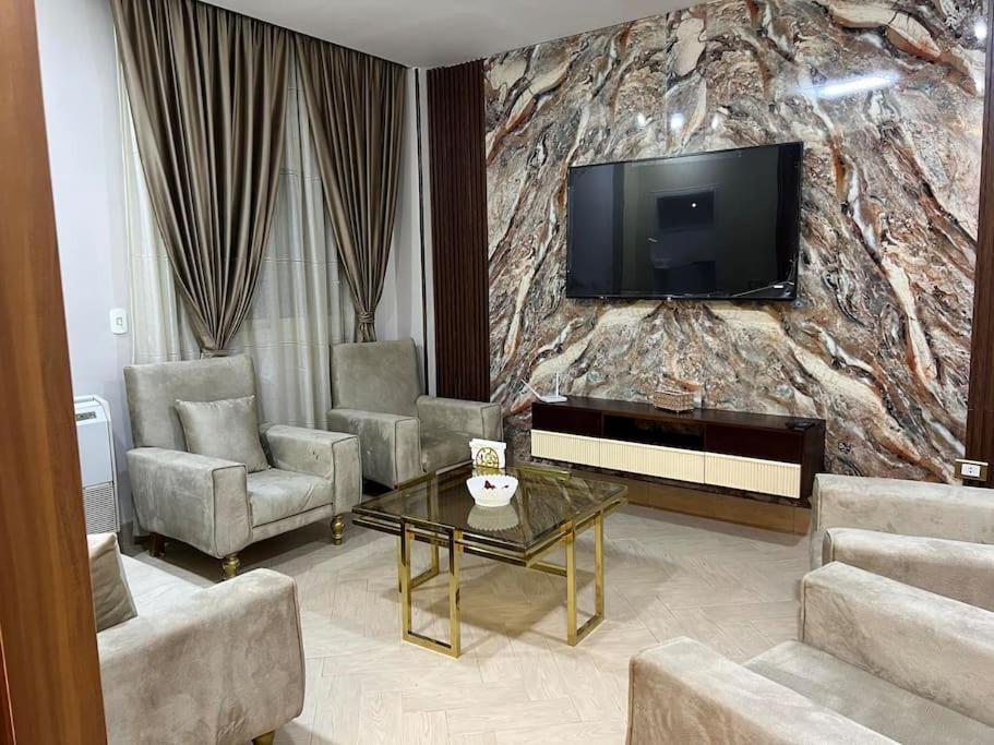 Urban Elegance @ Maadino6 Apartment *