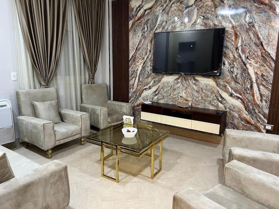 Urban Elegance @ Maadino6 * Cairo